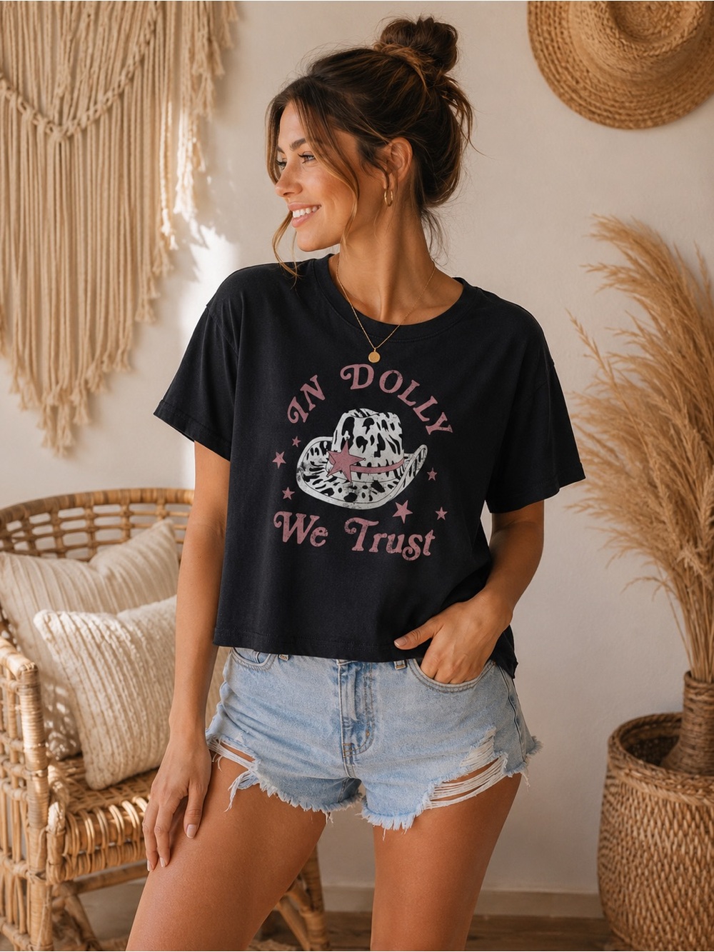 🎀Graphic In Dolly We Trust Western Country Black Tee with Pink Accent - Size M